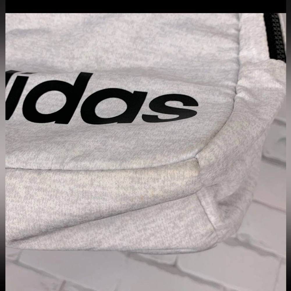 Adidas Small Mini backpack Light gray Adjustable straps Pockets Zip closure - Picture 3 of 6